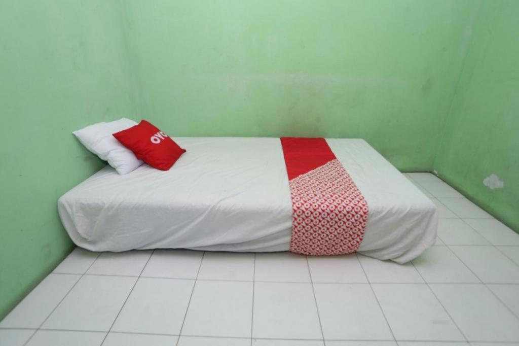 Spot On 94166 Kost Bunda Syariah Hotel Bekasi Kültér fotó