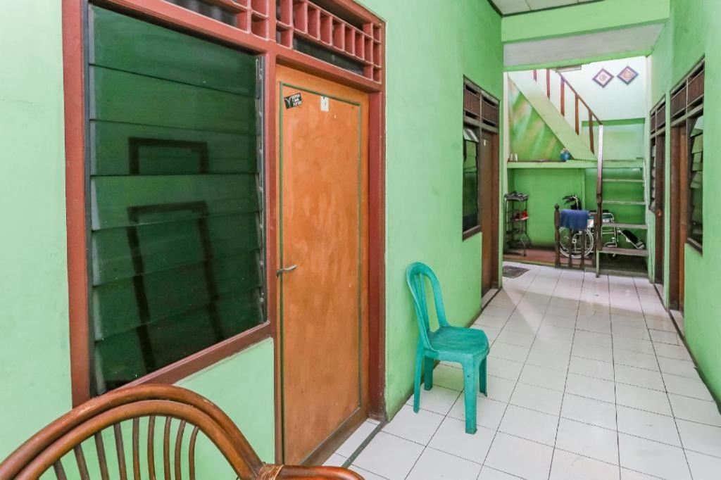 Spot On 94166 Kost Bunda Syariah Hotel Bekasi Kültér fotó